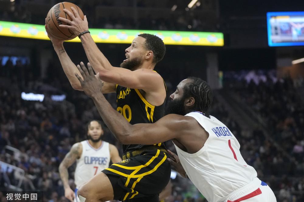 的滑雪登山 的滑雪登山