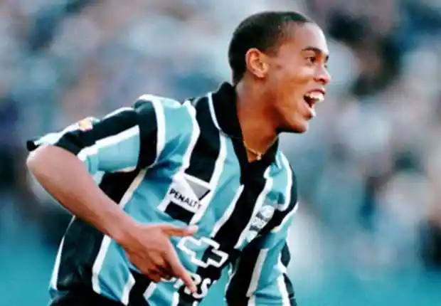 以其專業 以其專業